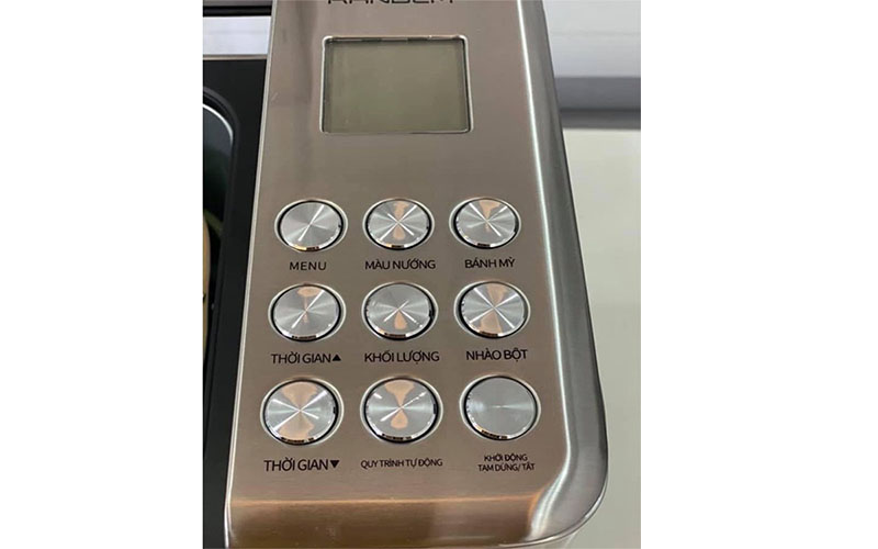 Bảng điều khiển của Máy làm bánh mì tự động Ranbem 135G