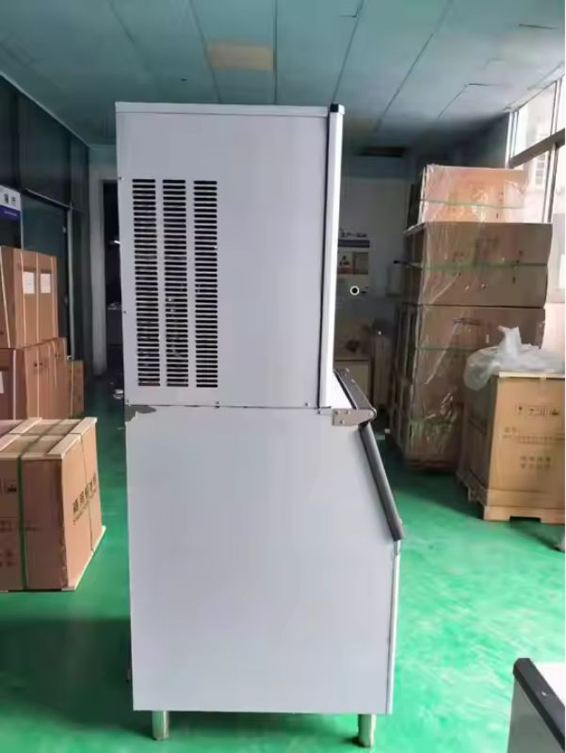 Máy được làm từ chất liệu cấu tạo cao cấp tạo độ bền cao cho máy