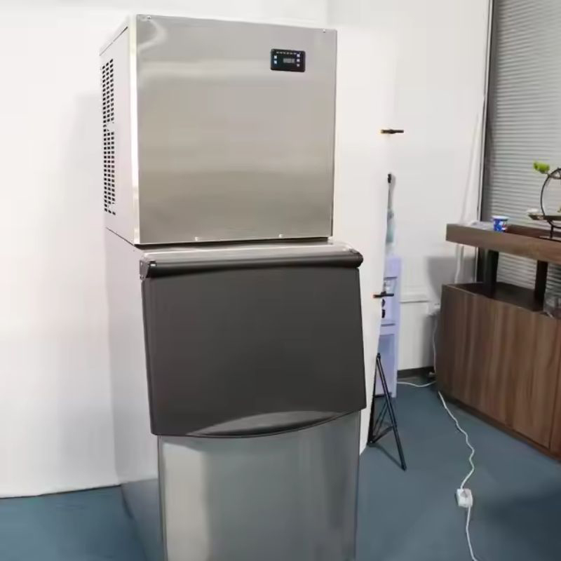 Công suất lớn giúp làm đá nhanh chóng, tiết kiệm điện năng