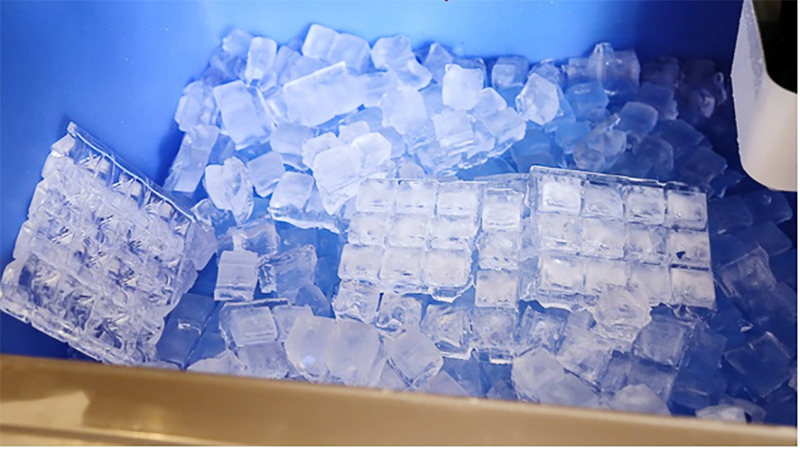 Công suất hoạt động 655W cho ra sản lượng 95kg/ 24 giờ 