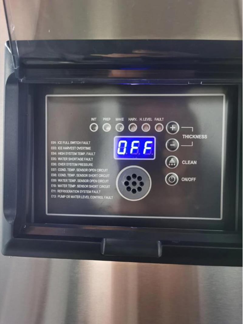 Bảng điều khiển điện tử với các nút bấm kết hợp màn hình LCD