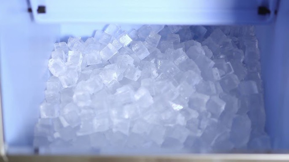 Đá viên tinh khiết, đạt chuẩn vệ sinh an toàn