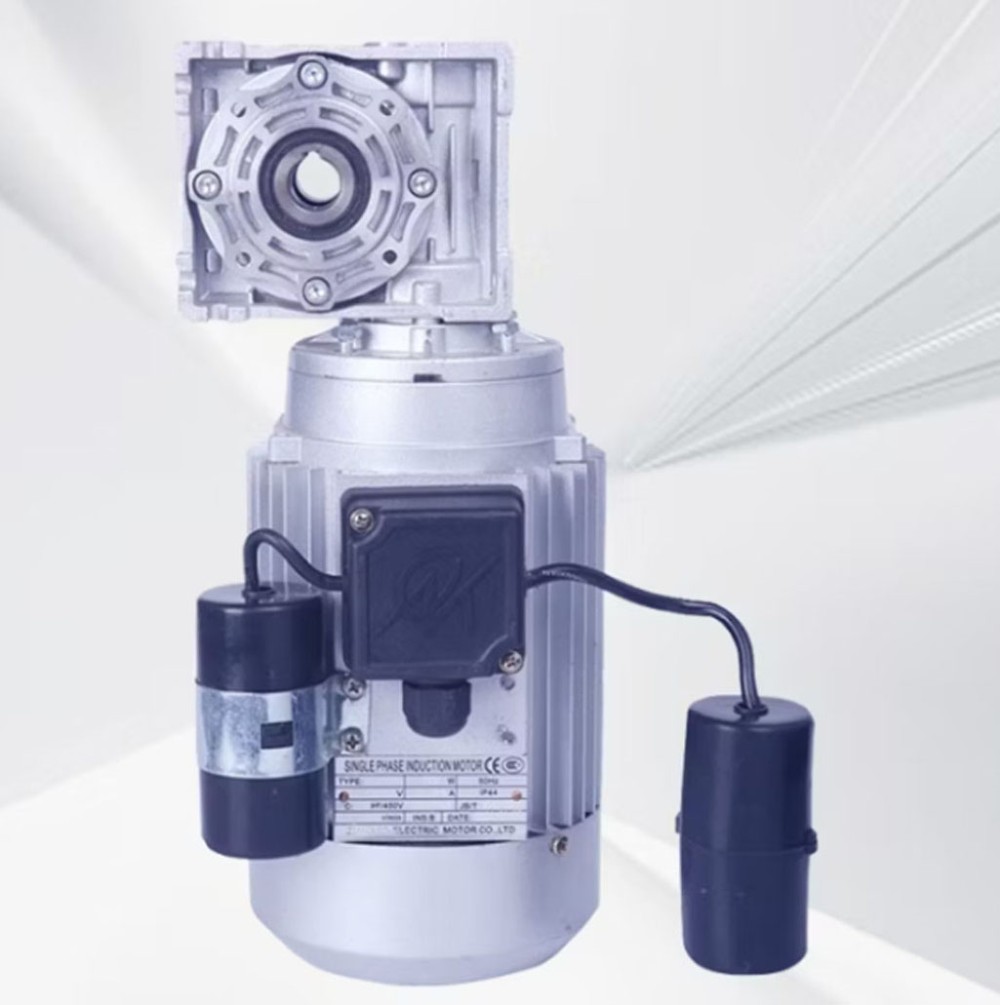 Máy nén công suất cao, giúp làm lạnh nhanh và đều, cho kem dẻo mịn, không bị đóng đá.