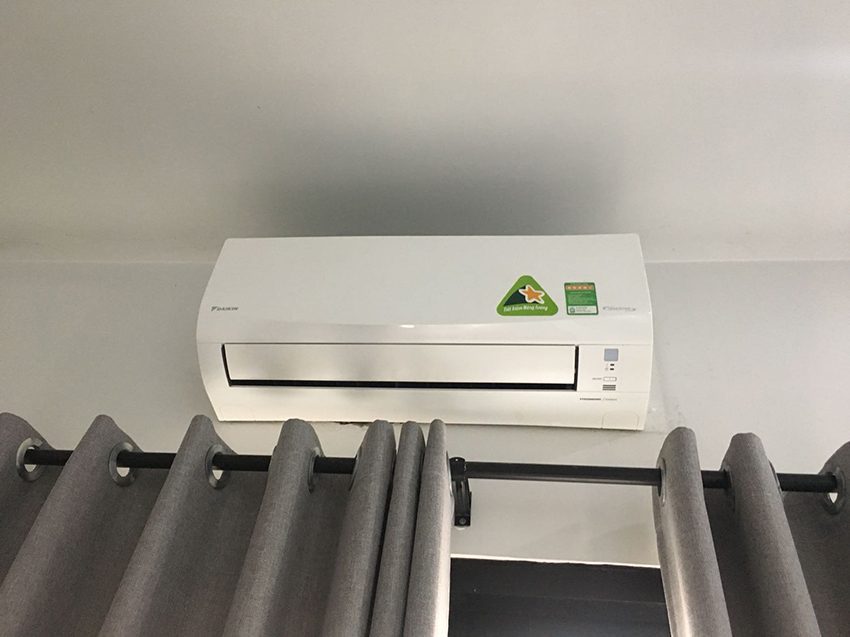 Máy lạnh một chiều inverter Daikin FTKQ35SVMV/RKQ35SVMV - Hàng chính hãng