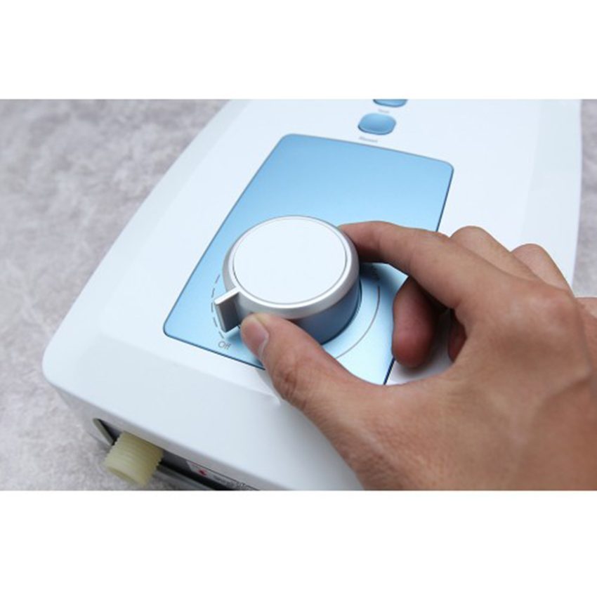 Nút điều chỉnh của máy nước nóng EWE451GX-DWB
