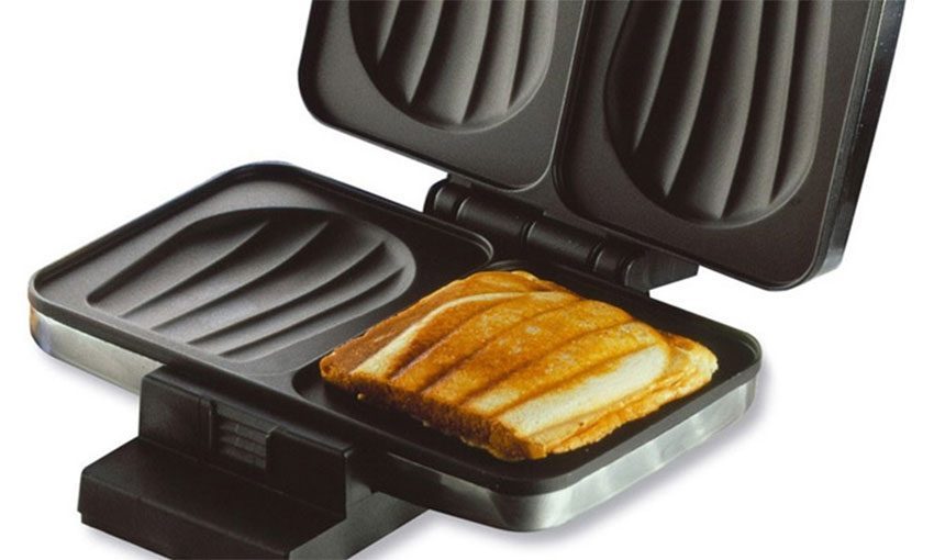 Chất liệu của máy nướng bánh sandwich Cloer 6235
