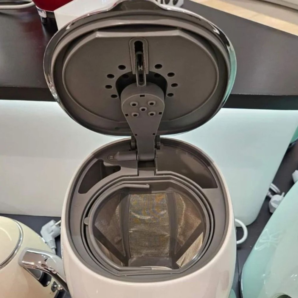 Bình chứa bã cà phê có dung tích 1.25L, đủ cho 10 ly