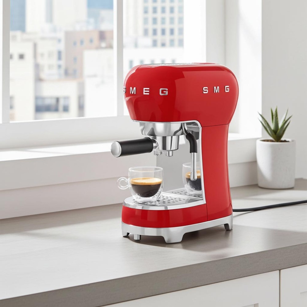 Máy pha cafe bán tự động SMEG ECF02 - Hàng chính hãng