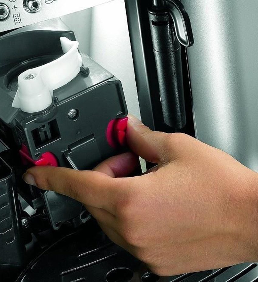 Máy pha cà phê tự động Delonghi Esam 3000 với chế độ tích hợp tự động