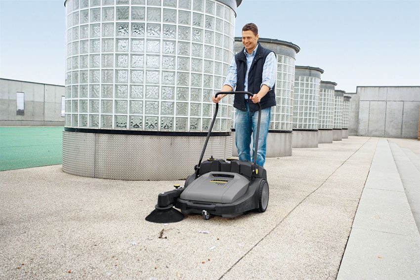 Máy quét rác Karcher KM 70/30 C BP PACK - Hàng chính hãng