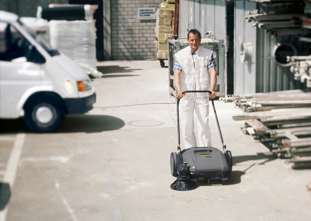 Máy quét rác Karcher KM 70/20 C - Hàng chính hãng