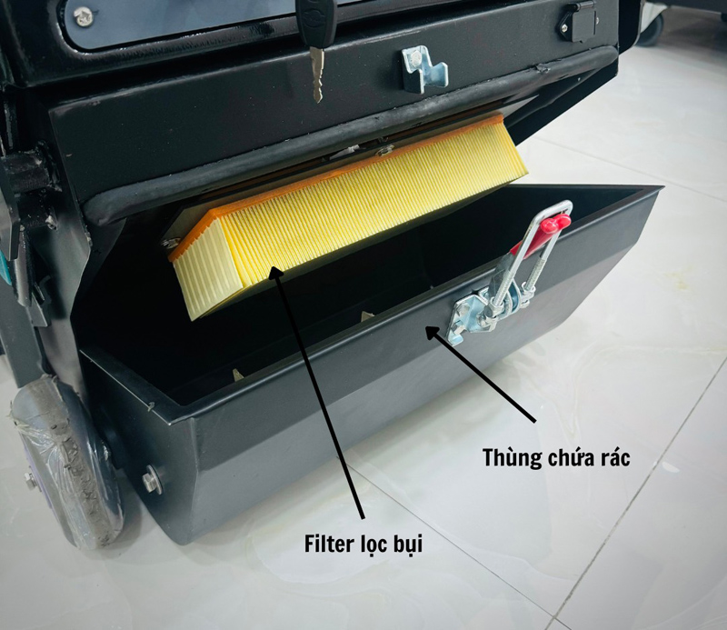 Thùng chứa rác có dung tích lớn lên đến 35 lít cho thời gian làm việc được lâu