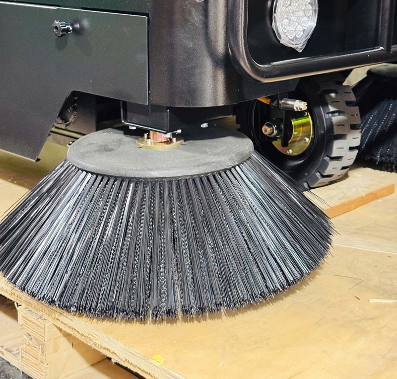 Máy quét rác ngồi lái Kraffer KF260 - Hàng chính hãng