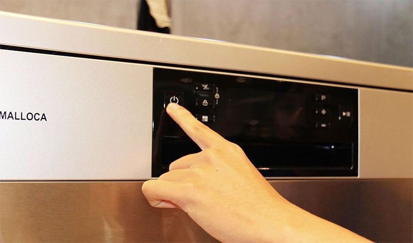 Bảng điều khiển của Máy rửa bát Malloca WQP12-J7223A-E5