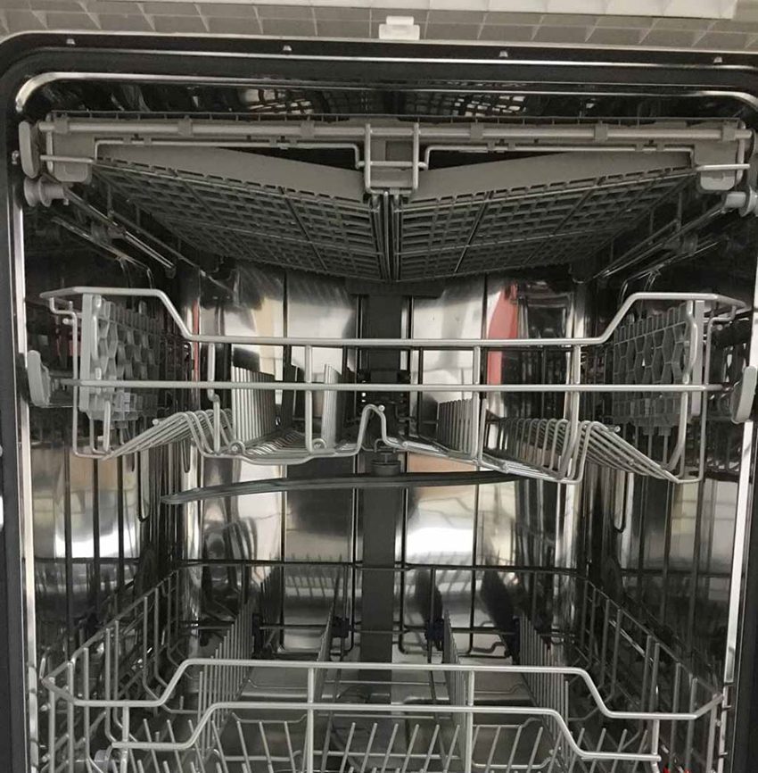 Khoang của máy rửa chén Teka LP8 850