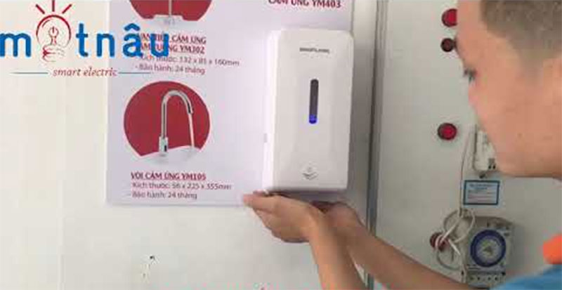 Máy rửa tay cảm ứng Smartliving YM403 - Hàng chính hãng