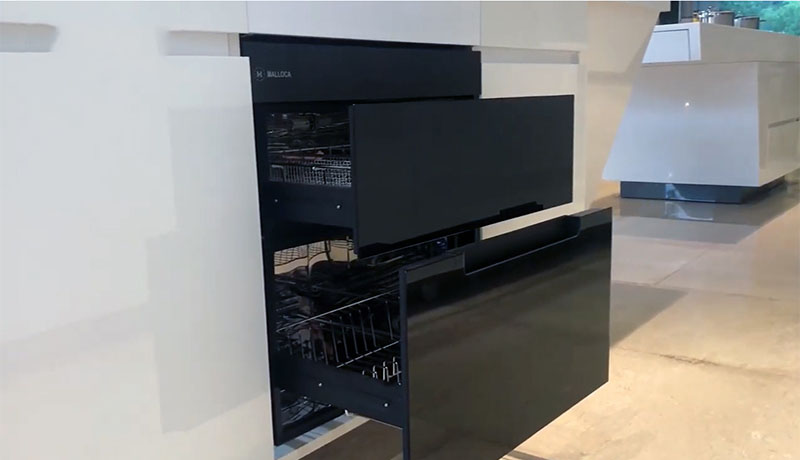 Máy sấy chén bát âm tủ kệ Malloca MSC-1005 - Hàng chính hãng