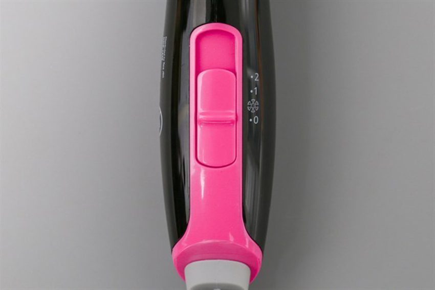 Nút điều chỉnh của máy sấy Bluestone HDB-1826