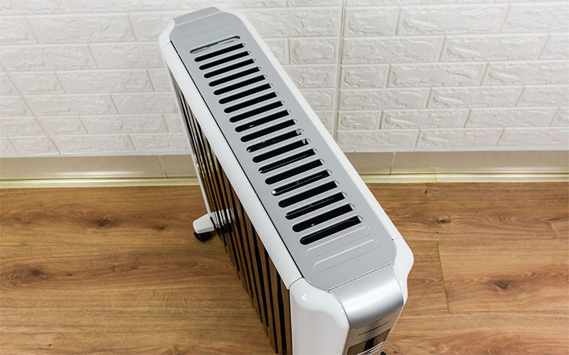 Máy sưởi dầu 12 thanh Tiross TS9218 - Hàng chính hãng