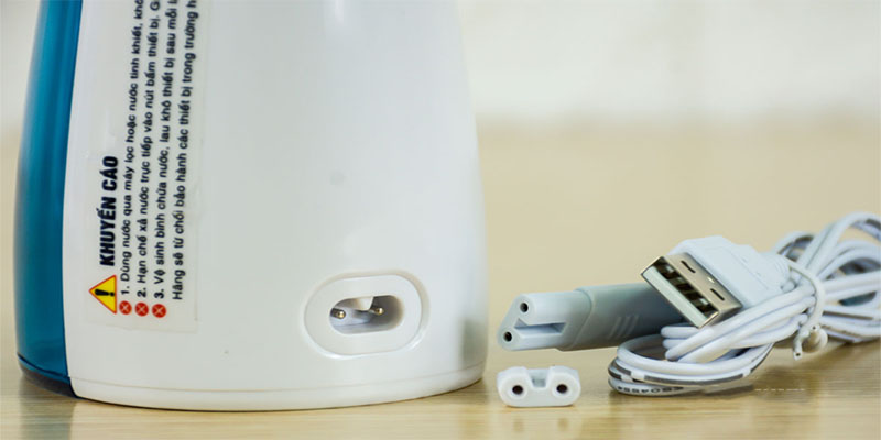 Ổ cắm sạc của Máy tăm nước cầm tay Rio DCIR2