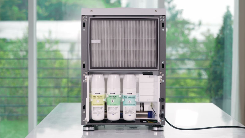 Máy có 3 lõi lọc cao cấp, mang đến cho bạn nguồn nước tinh khiết và sạch khuẩn đảm bảo an toàn cho sức khỏe.