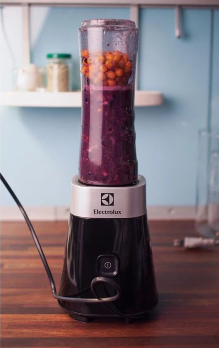 Máy xay sinh tố Electrolux EMB3025