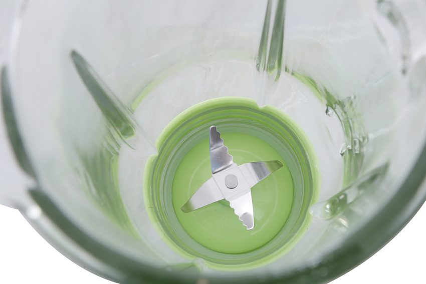 Chất liệu lưỡi dao của máy xay sinh tố Sunhouse SHD-5112