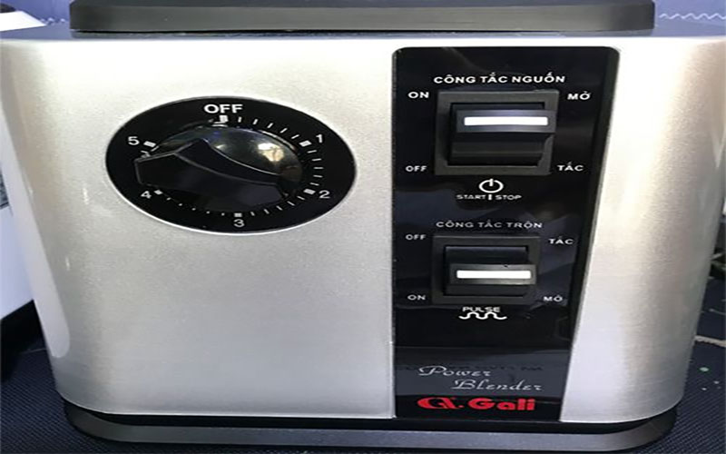 Bảng điều khiển của Máy xay sinh tố công nghiệp Gali GL-1520