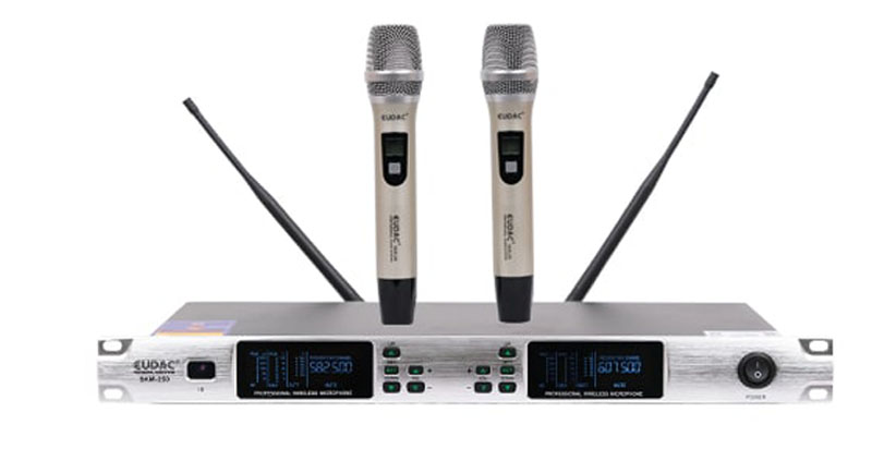 2 ăng ten thu phát sóng giúp cân bằng âm thanh, hạn chế tiếng hú rít, p