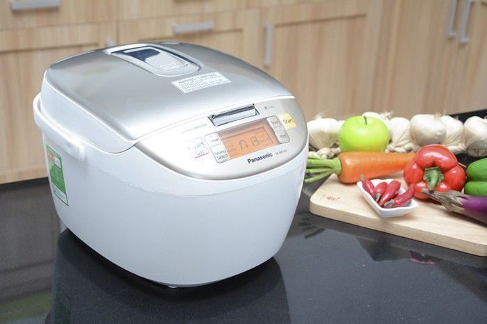 nồi cơm điện Panasonic SR-MG182 thương hiệu Nhật Bản