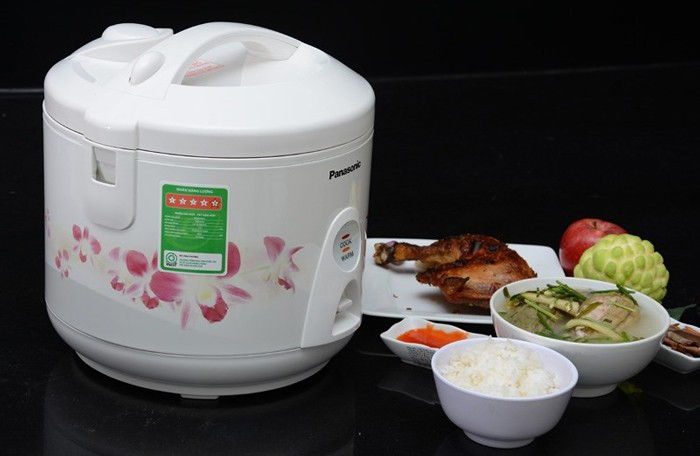 nồi cơm điện Panasonic SR-TEJ18