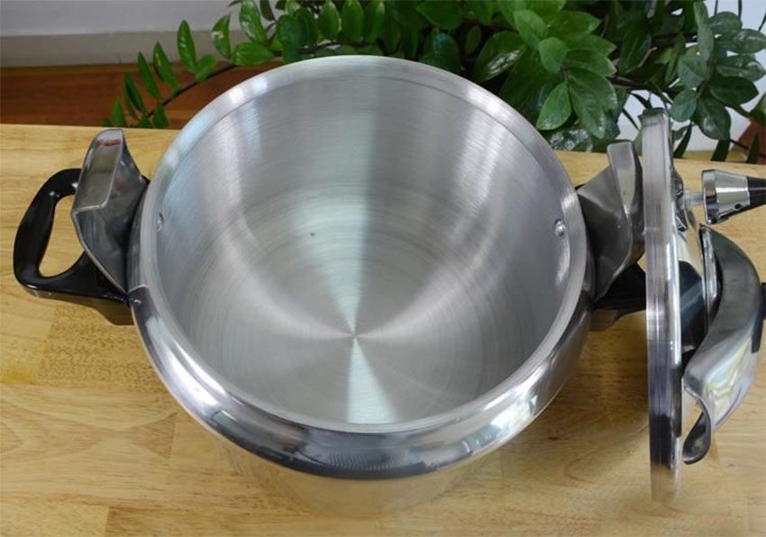 Chất liệu lòng nồi của Nồi áp suất 11 lít Tianxi TCP-28