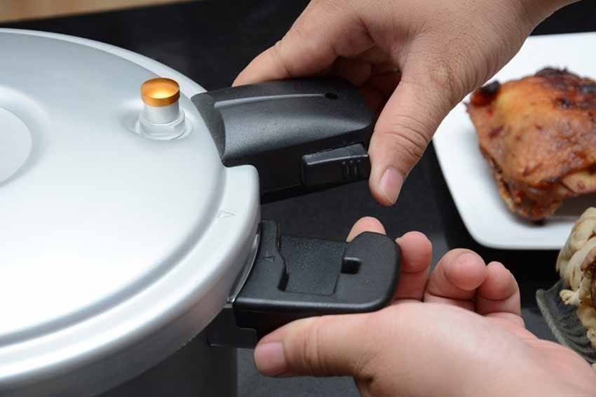 Quai của nồi áp suất Anod Sunhouse SH-9403