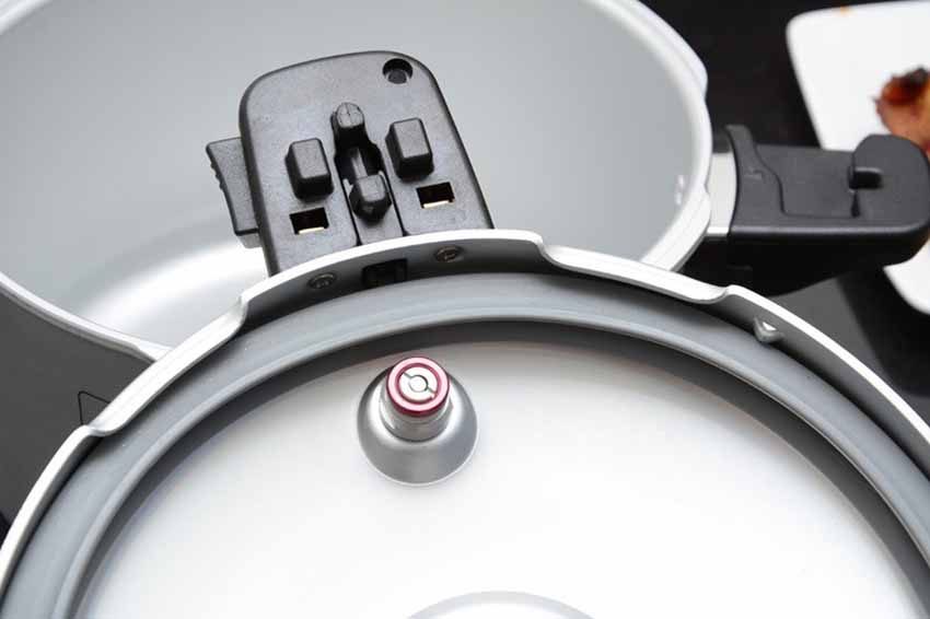 Van xả áp của nồi áp suất Anod Sunhouse SH-9403