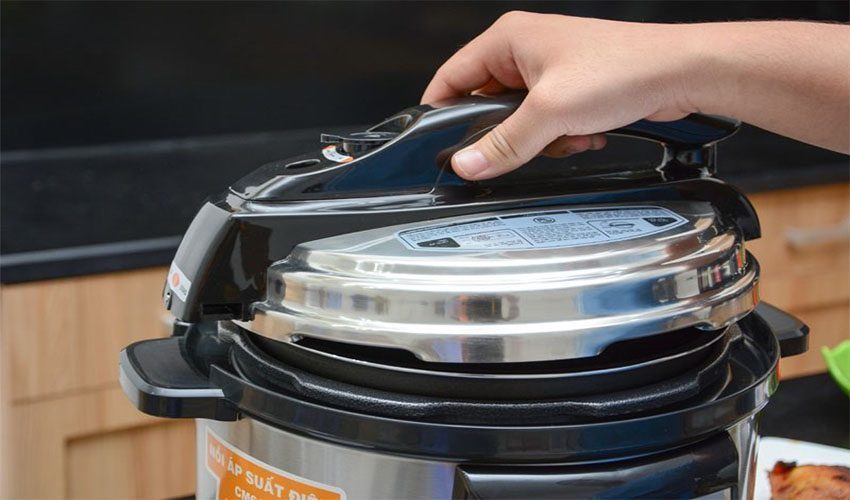 Nồi áp suất điện Comet CM6151  - Hàng chính hãng