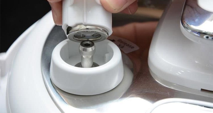 Van xả hơi của nồi áp suất điện Kangaroo KG135