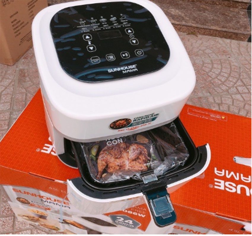 Nồi chiên không dầu Sunhouse Mama SHD4086W có thiết kế sang trọng