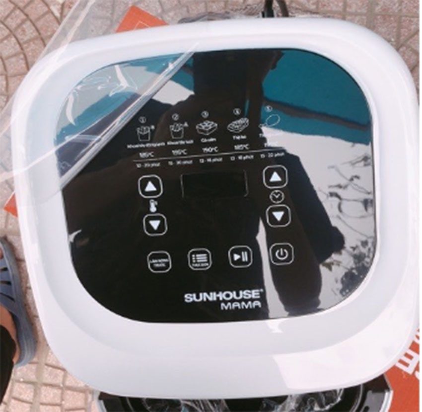 Bảng điều khiển của Nồi chiên không dầu Sunhouse Mama SHD4086W