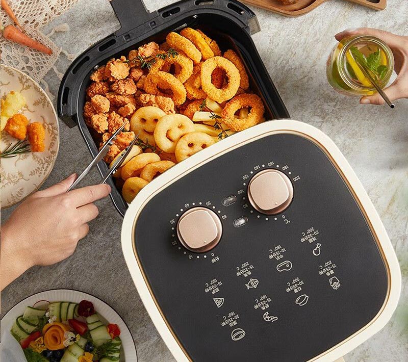 Thiết kế 2 núm xoay để điều chỉnh nhiệt độ và thời gian của món ăn