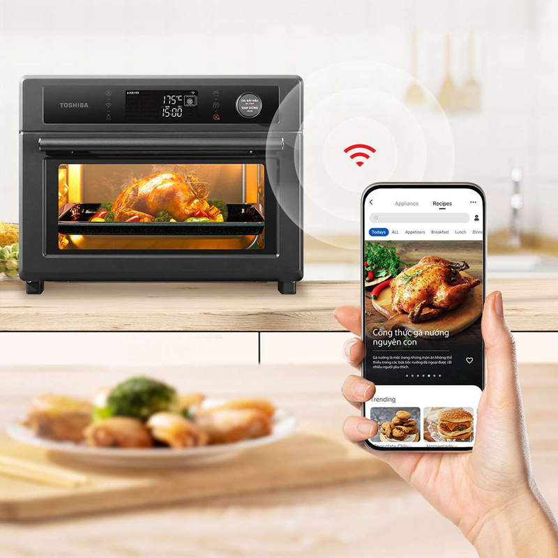 Dễ dàng kết nối với điện thoại qua app TSmartLife giúp người dùng có thể điều chỉnh lò chiên từ xa.