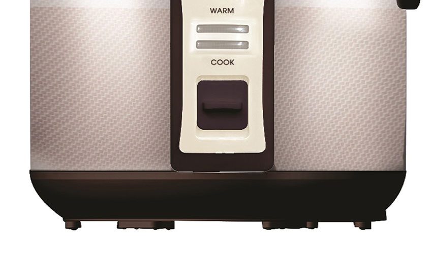 Nồi cơm điện Korichi KRC-1832 với thiết kế bảng điều khiển nút gạt dễ dàng sử dụng