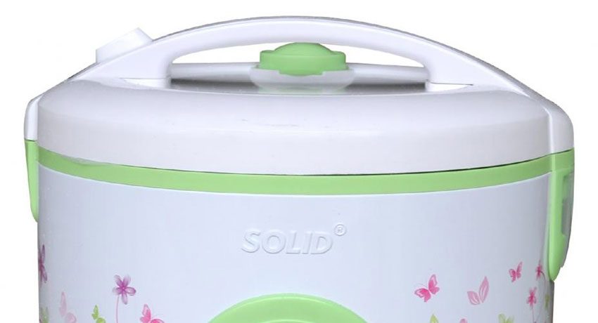 Nồi cơm điện Nagakawa NAG0116 với thiết quai cầm chắc chắn, tiện lợi