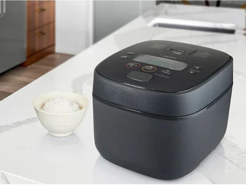 Nồi cơm điện cao tần Zojirushi NW-QAQ10-BA - Hàng chính hãng