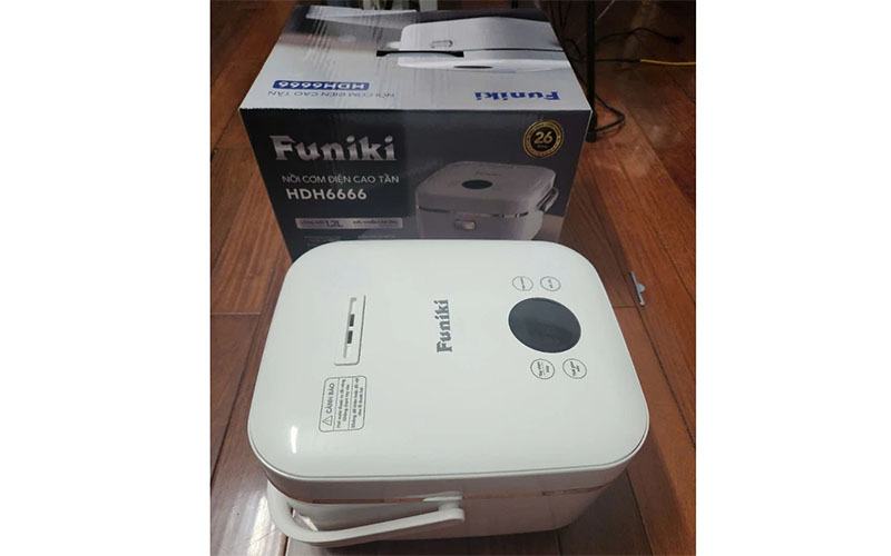 Nồi cơm điện cao tần Funiki HDH6666 - Hàng chính hãng