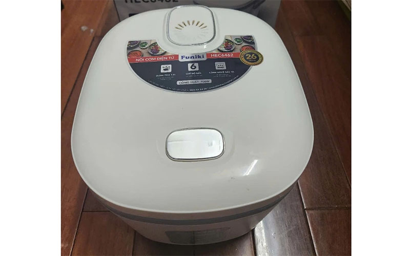 Nồi cơm điện tử Funiki HEC6462 - Hàng chính hãng