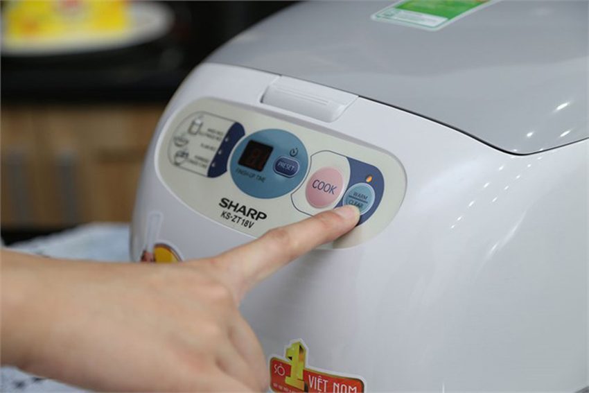 Nồi cơm điện tử Sharp KS-ZT18V - Hàng chính hãng