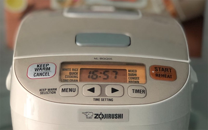 Nồi cơm điện tử Zojirushi NL-BGQ05-WA - Hàng chính hãng