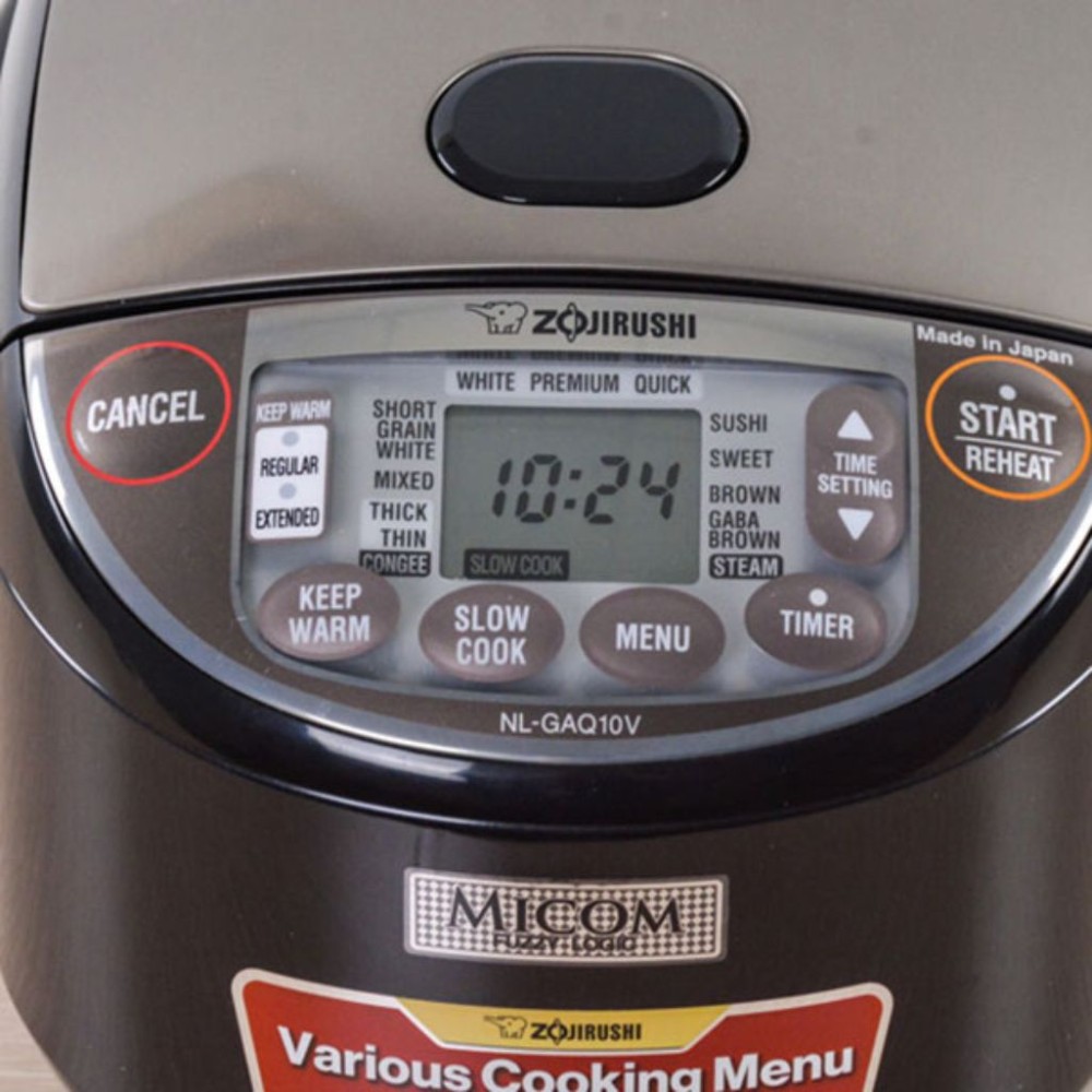 Bảng điều khiển điện tử được bố trí khoa học có màn hình LCD hiển thị rõ nét