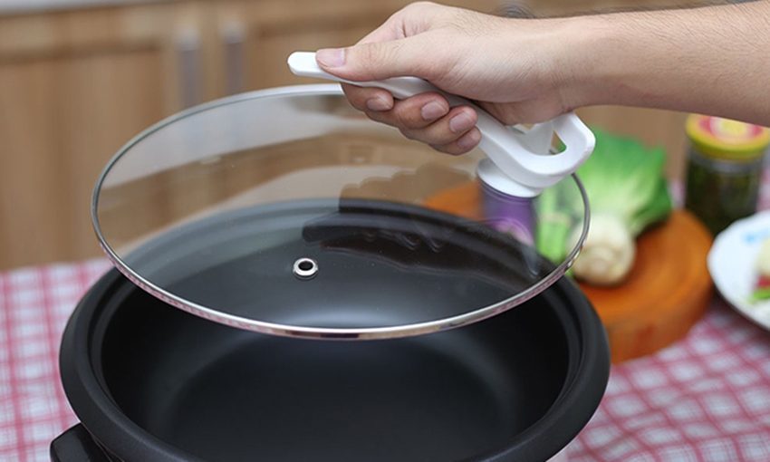 Thiết kế vung nồi của nồi lẩu điện đa năng Sunhouse SHD4521