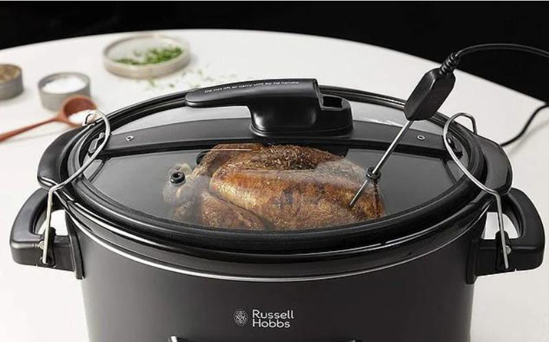 Nắp nồi bằng thủy tinh trong suốt, dễ dàng quan sát được thực phẩm bên trong